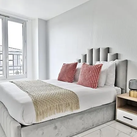 Apartment Lumineux En Banlieue Parisienne - Iii *