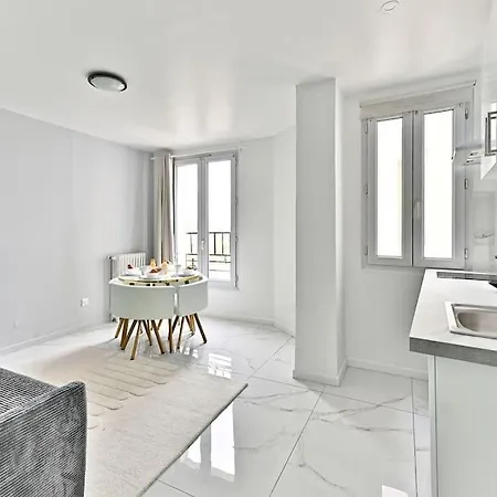 Lumineux En Banlieue Parisienne - Iii Apartment